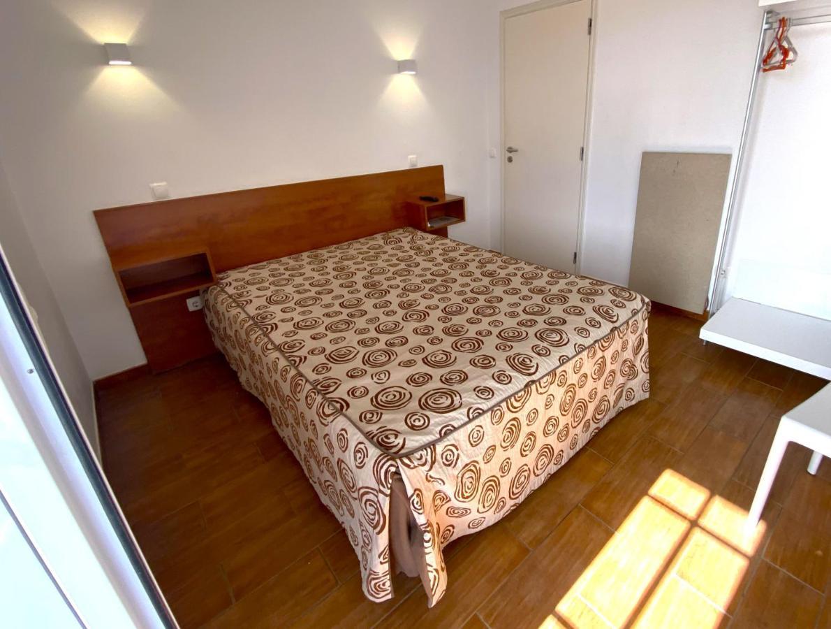 Na Crista Da Onda Hotel Назаре Екстериор снимка