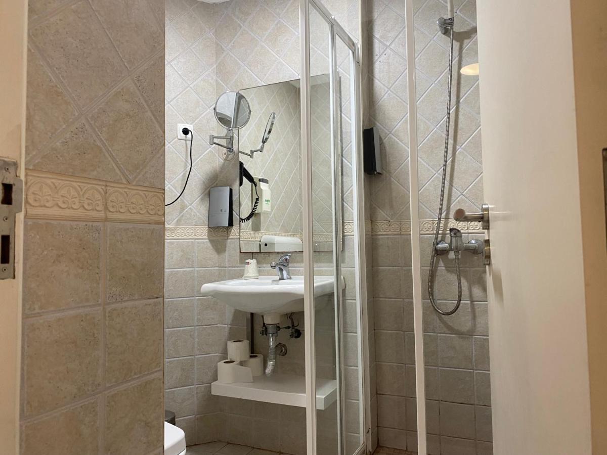 Na Crista Da Onda Hotel Назаре Екстериор снимка