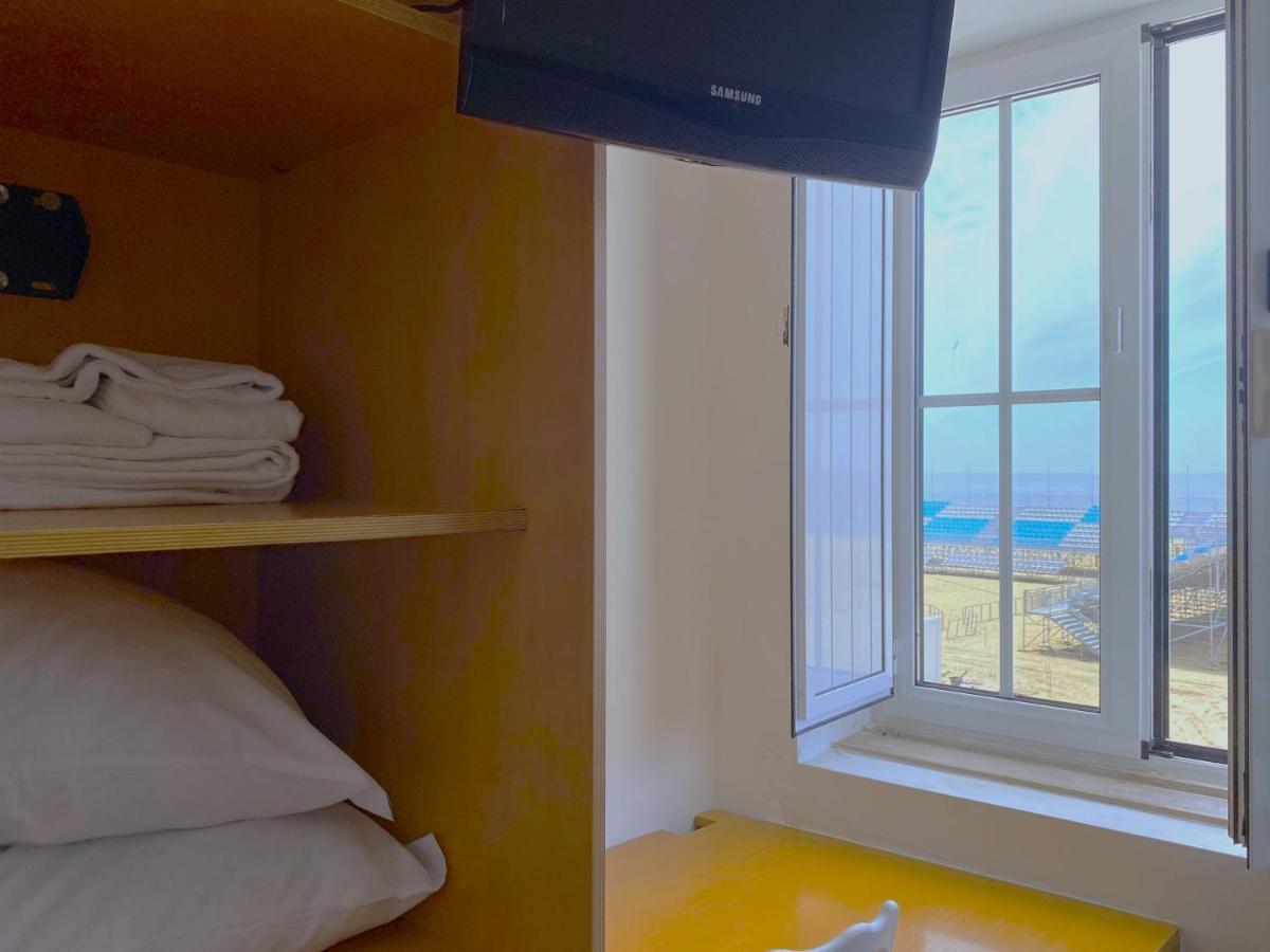 Na Crista Da Onda Hotel Назаре Екстериор снимка