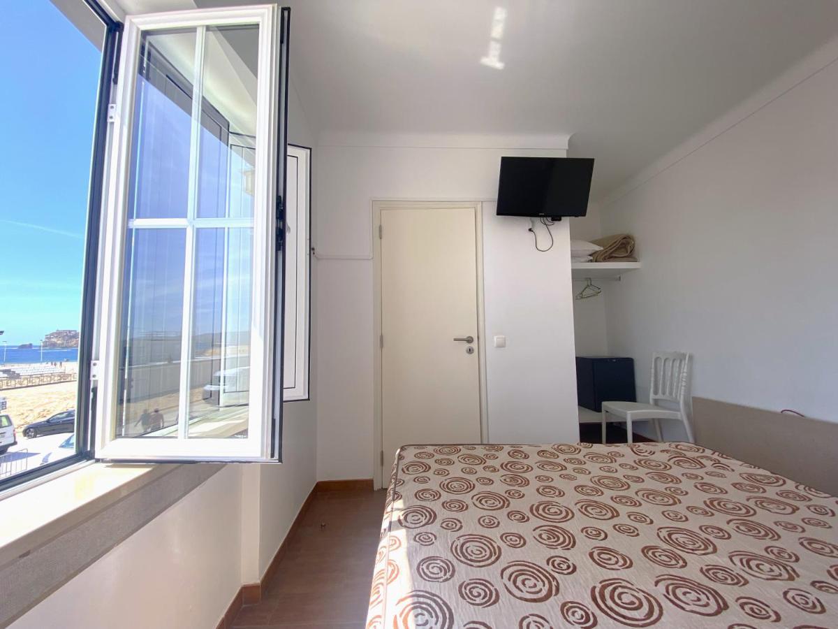 Na Crista Da Onda Hotel Назаре Екстериор снимка