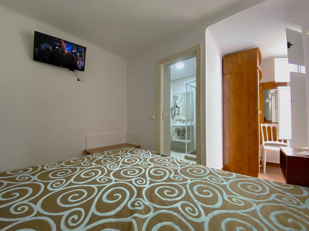 Na Crista Da Onda Hotel Назаре Екстериор снимка